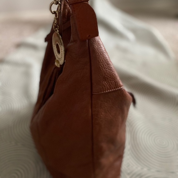 GUC Isaac Mizrahi Leather Hobo - Picture 7 of 12